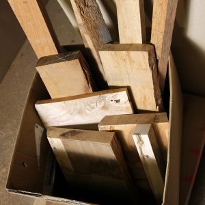 Holzreste Massivholz Eichenholz 20kg Karton